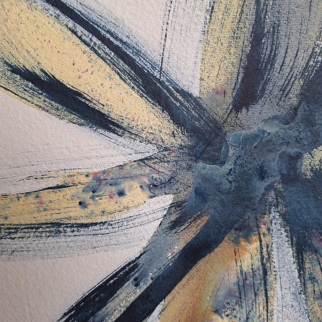 Rire de pétales #6 - bleu, doré et beige